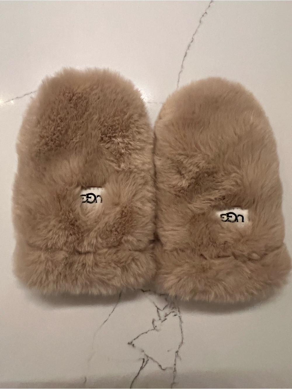 UGG Baby Chestnut Fluff Mittens - size: 12-18M
